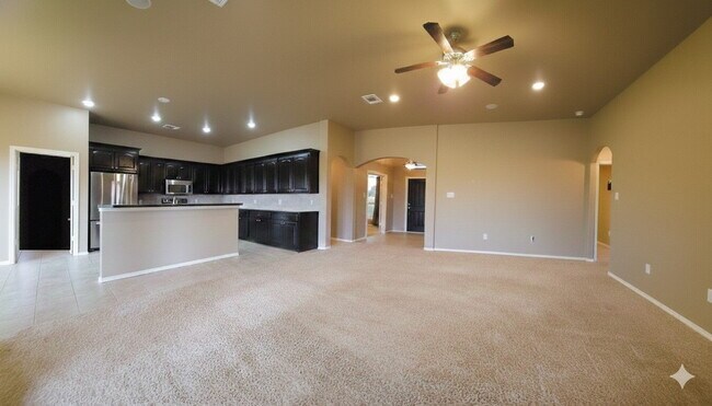 Photo - Wonderful Country Home with Plenty of Space!