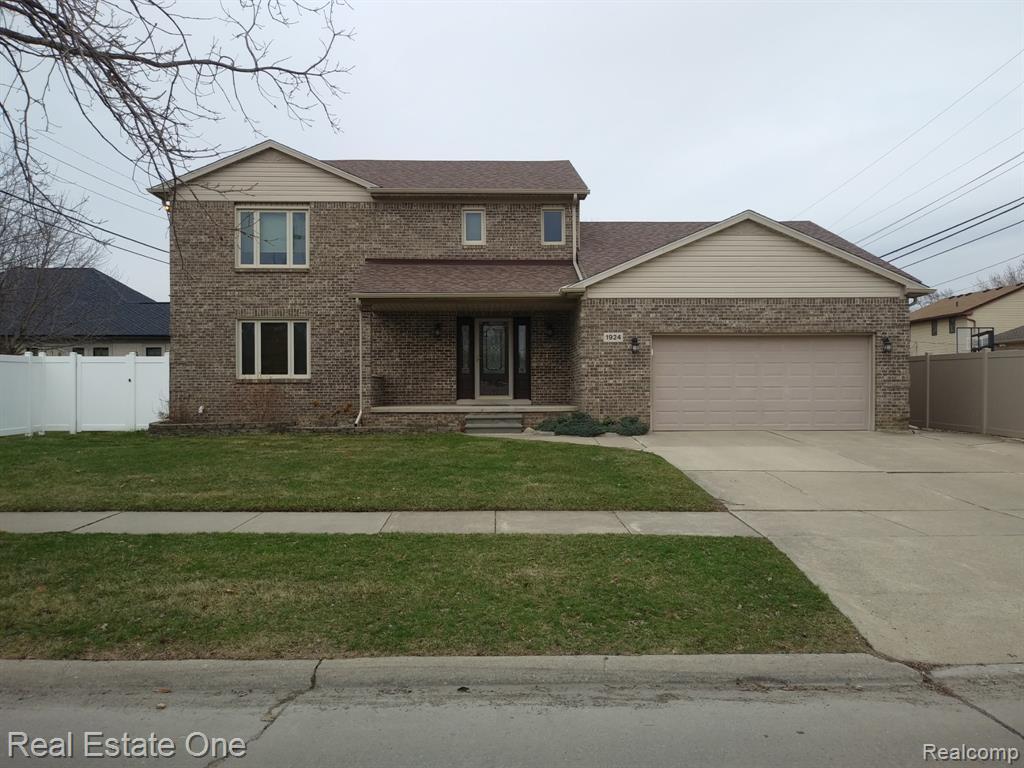 Photo - 1924 Amboy St