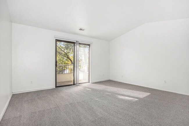 Hampton Lakes Apartments