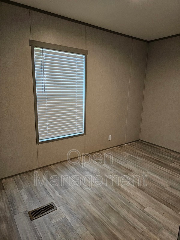 Photo - 16 English Village Park