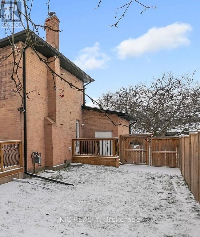 Photo - 108 Cardinal Crescent