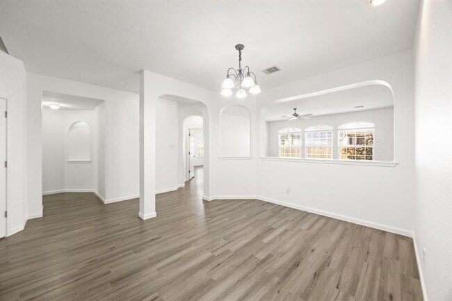 Photo - 1306 Lou Gehrig Ln