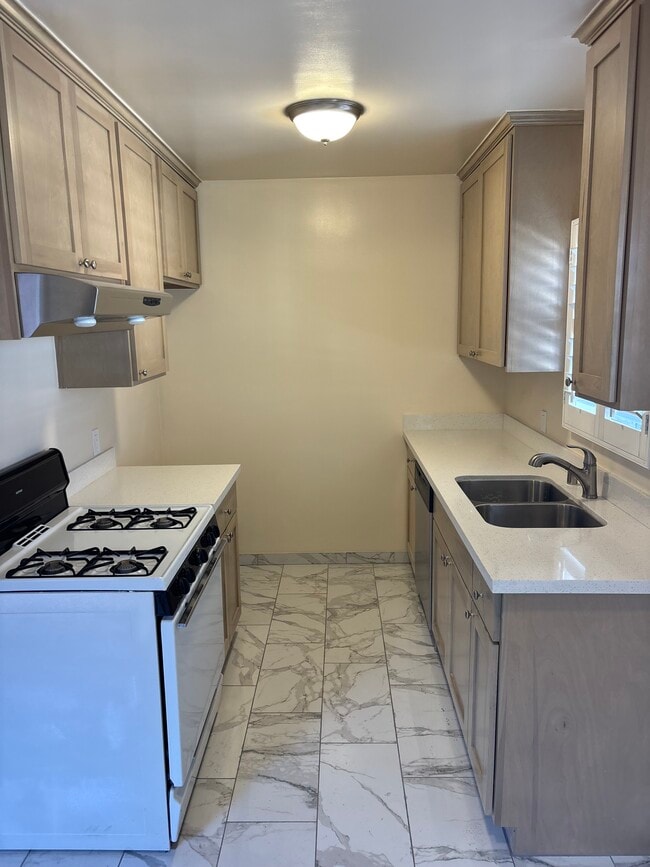 Cocina - 16413 S Dalton Ave Unidad C