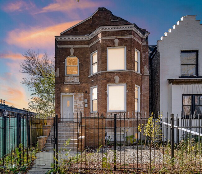 Photo - 1932 S Sawyer Ave Unit 2