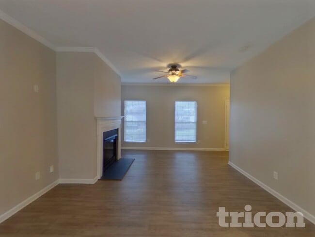 Photo - 5862 Mahogany Pl SW
