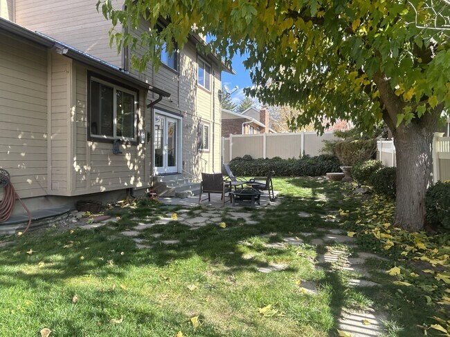 Photo - 1094 Gravel Hills Dr