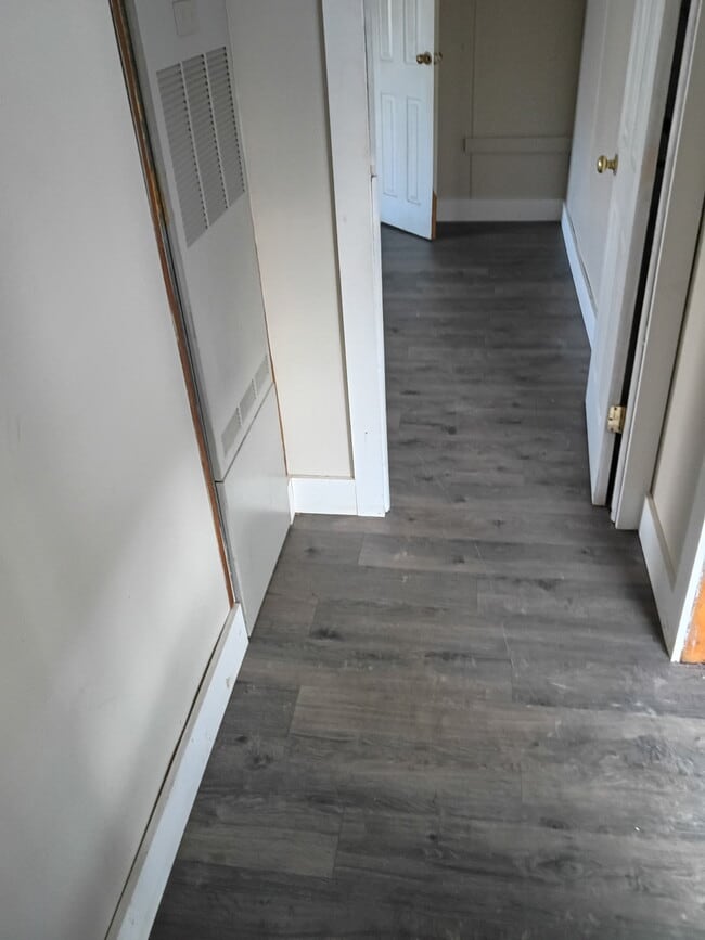 Building Photo - 11 Jacob Ln