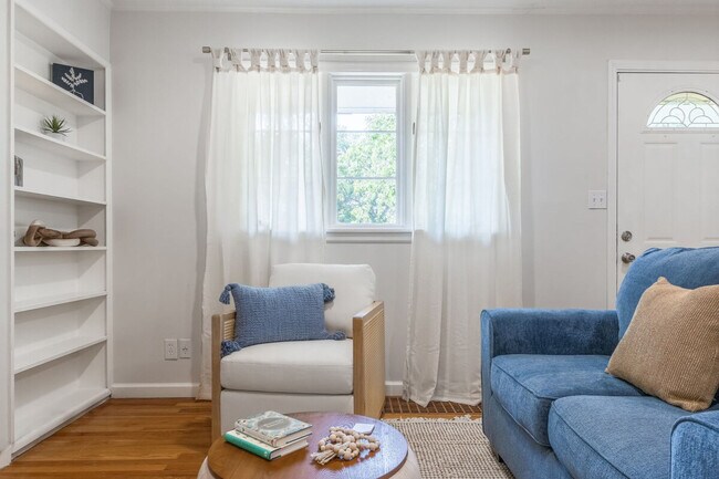 Photo - 4945 N Euclid Ave Unit ID1355739P