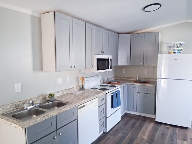 Photo - 14 Deerwood Park
