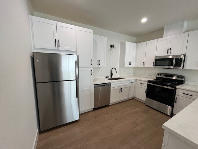 Photo - Brand New Build on Old Alturas - ALL Electric with City of Redding Solar!