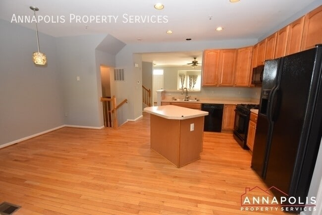 Photo - 916 Glaze Ct