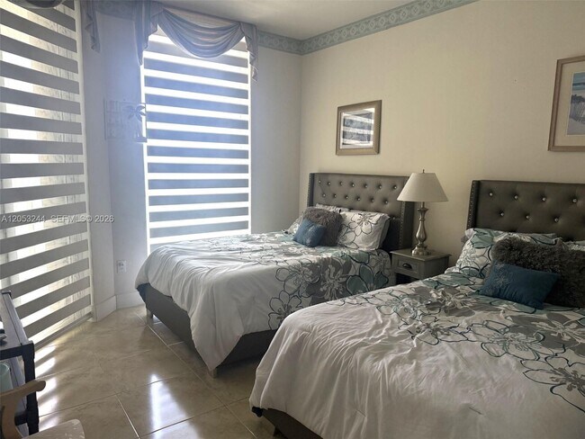 8925 Collins Ave Unit 11J