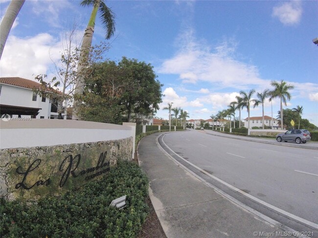 Photo - 990 NW 99th Ct