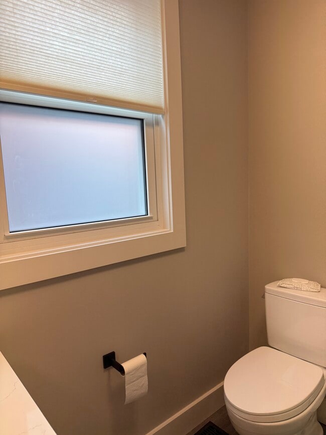 Photo - 3621 Burch Ave Unidad 3621 Burch Ave