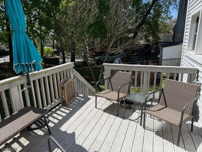 Photo - 20 Maple Ave