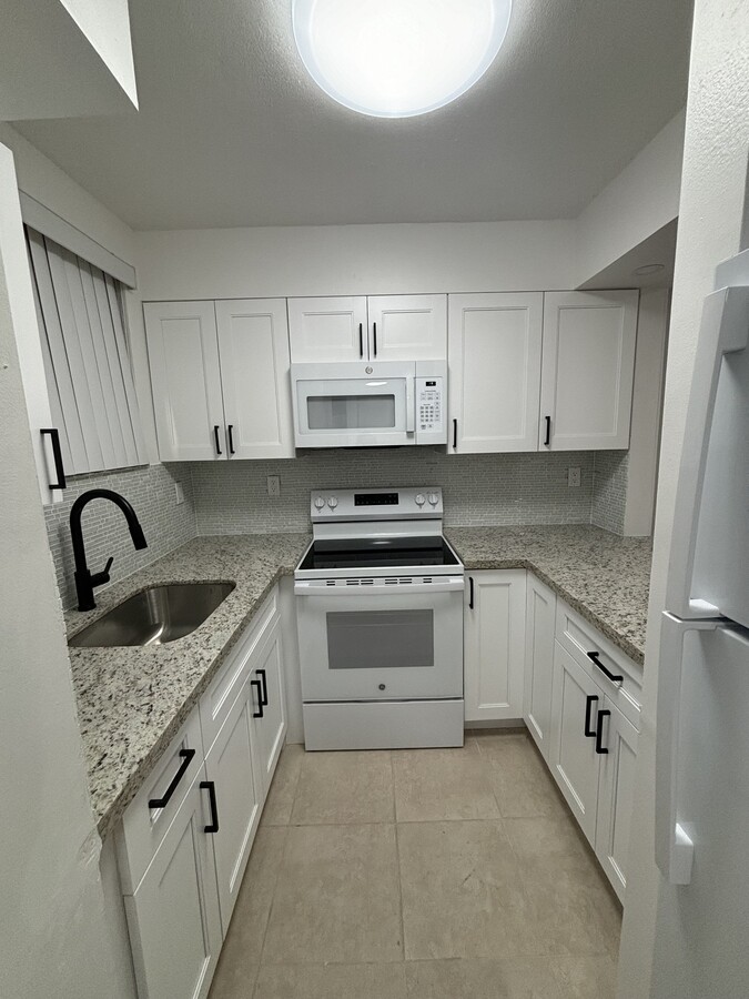 Photo - 14930 SW 82nd Terrace Condominio Unidad 16-104