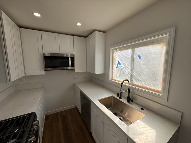 abundancia de armarios - 10802 Doty Ave Unidad 10806