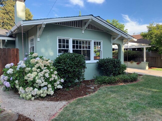 Photo - 1130 Warren St