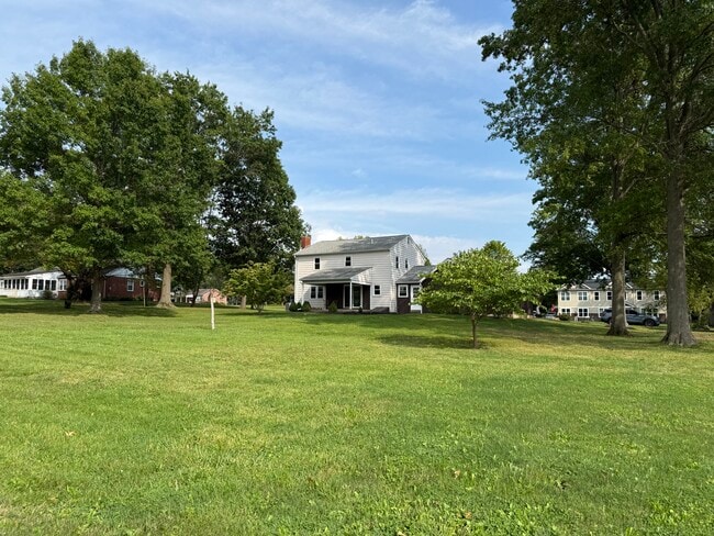 Peaceful 2.38-acre country setting - 223 Orchard Ln