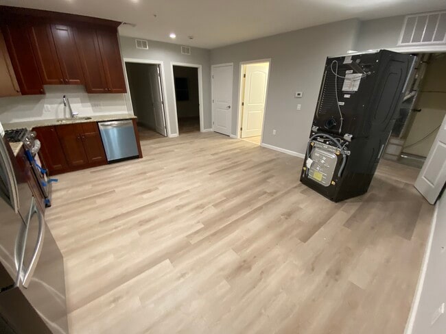 Photo - 598 Valley Rd Apartments Unit 2