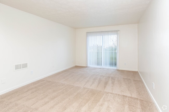 2BR, 2BA - 936 SF - Living Room