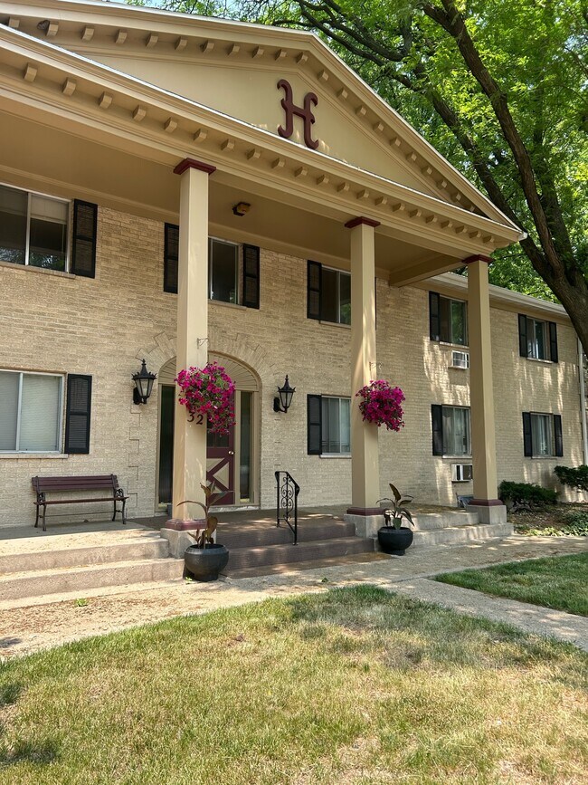 Heritage Circle Apartments