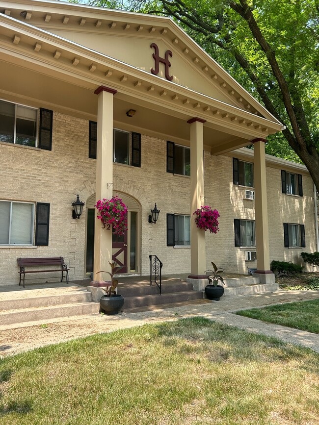 Photo - Heritage Circle Apartments