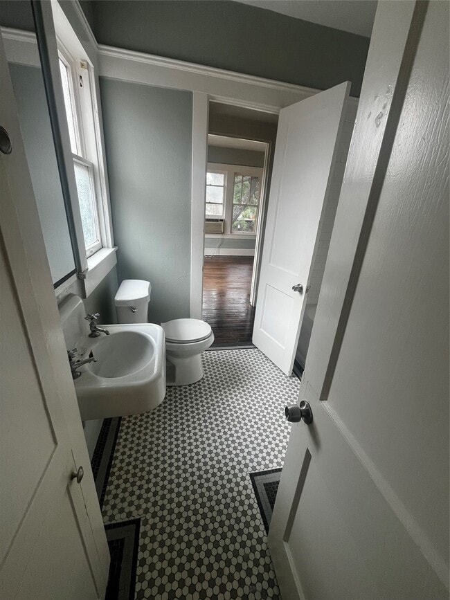 Photo - 1711 W Main St Unit 3