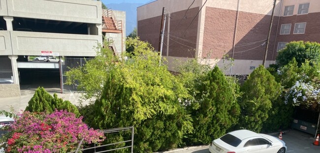 Photo - 2561 E Colorado Blvd Unidad Apt #1