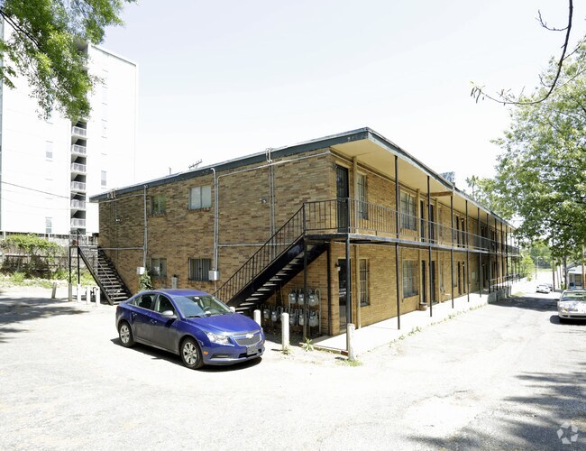 Deauville Apartments