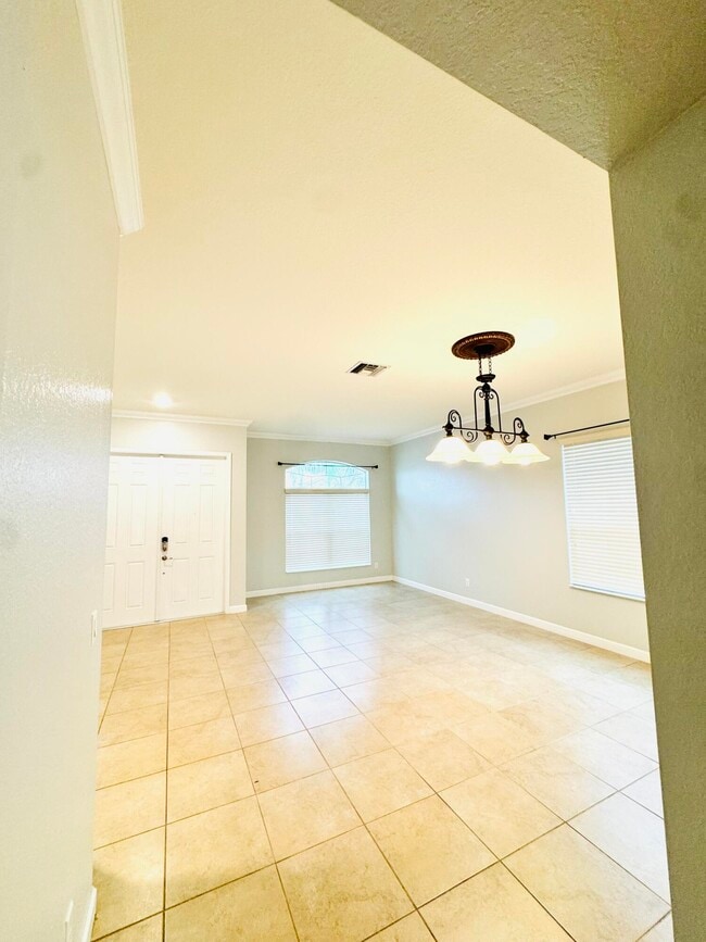 Photo - 1807 Berkshire Cir SW