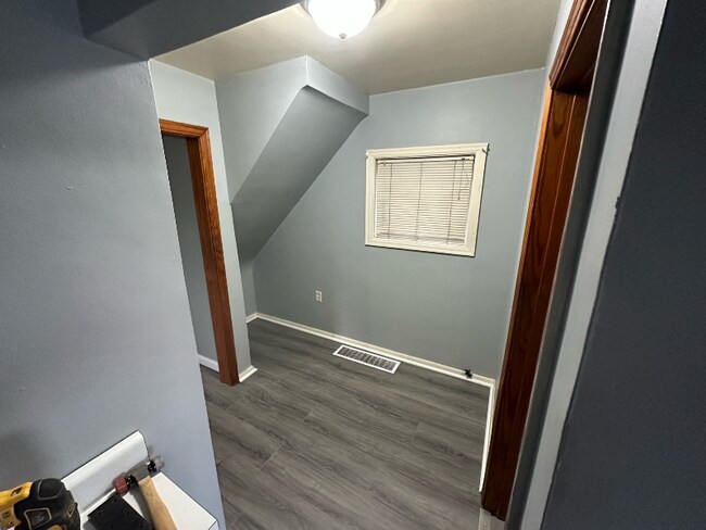 Photo - 206 Thompson Ave Unit 3