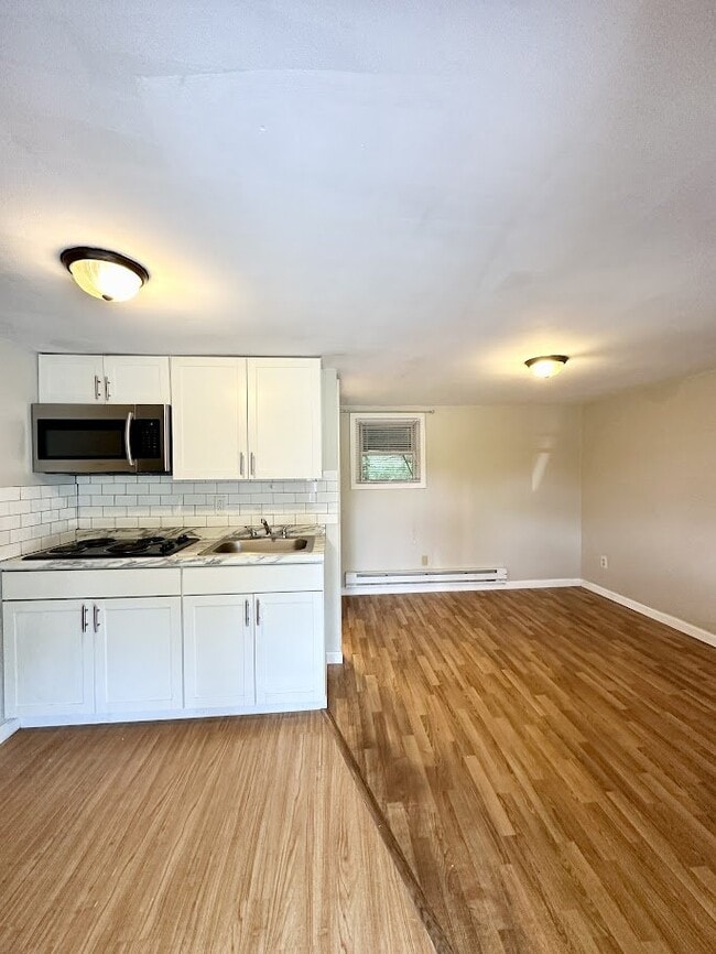 Building Photo - 1261 NY-7 Unit #6