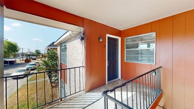 Building Photo - 3800 E 29th St Unit 15 Rental