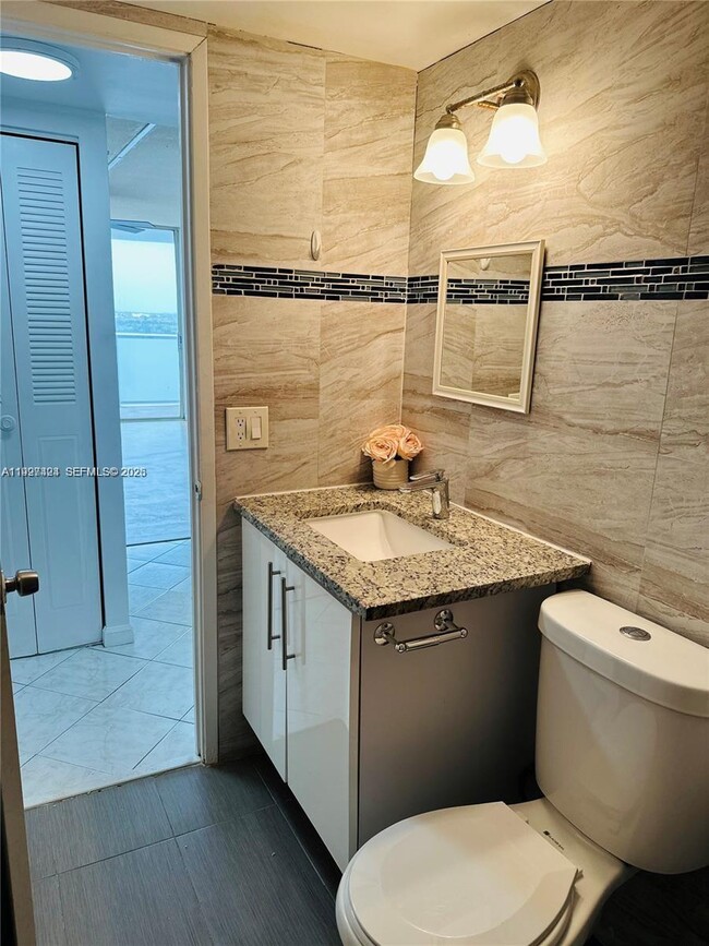 Photo - 1301 NE Miami Gardens Dr Unidad 724W