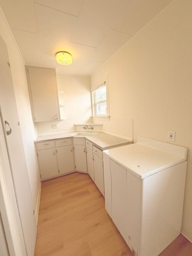 Photo - Hanson (961 Southeast 8th Avenue) Unit 1
