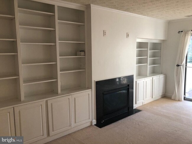 Photo - 609 Admiral Dr Unit 208