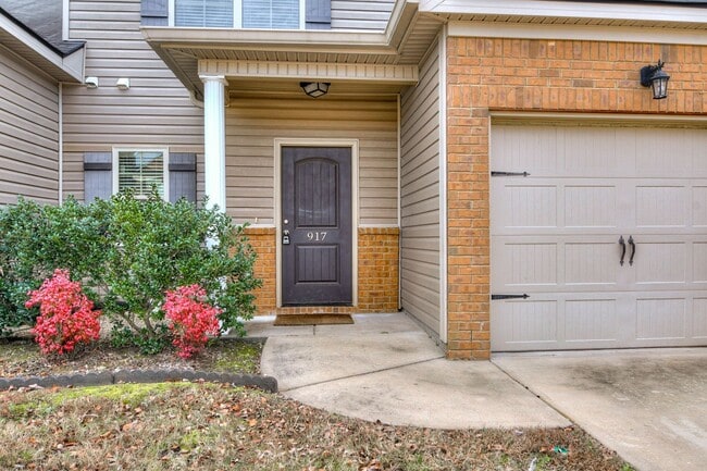 Photo - 3 Bedroom 2.5 Bath Townhouse