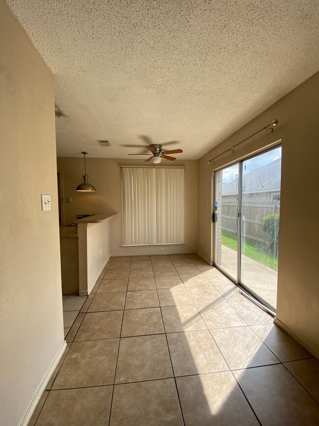 Photo - 805 Greenridge Dr