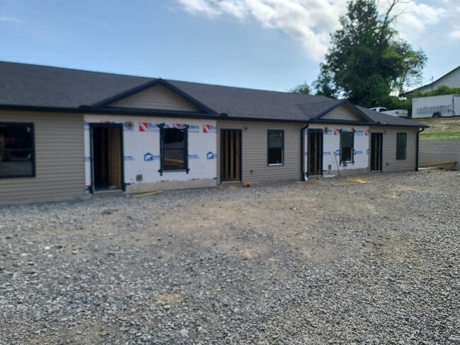 Building Photo - 105 Bright Ave Rental