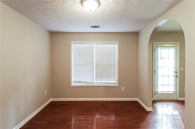Photo - 3221 Victoria Pl Dr