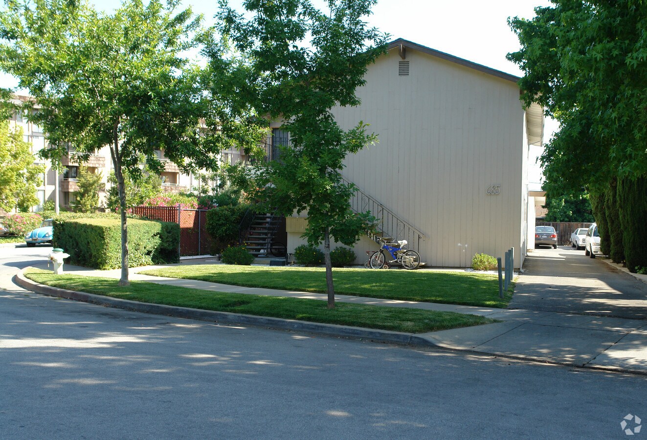 Photo - 685 Foxtail Dr