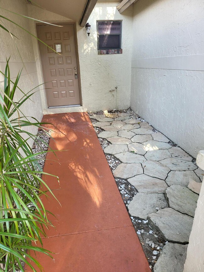 Photo - 23312 SW 53rd Ave