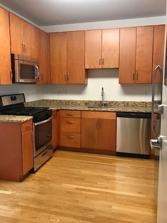 2308 N Mango Ave Unit 2