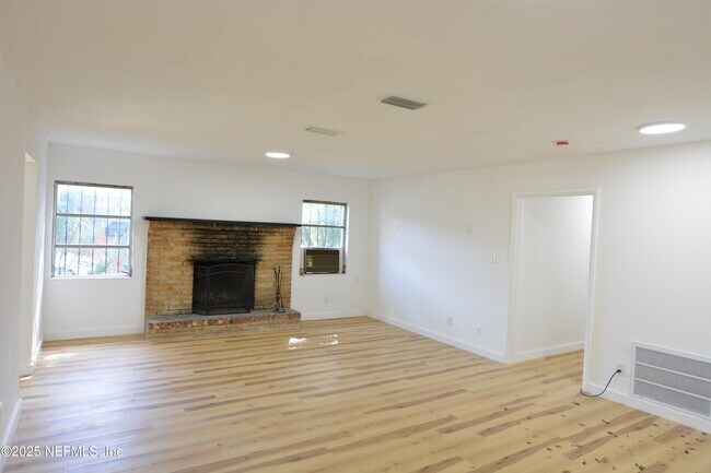 Photo - 6672 Kinlock Dr