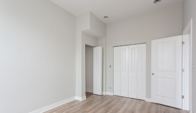 Building Photo - 3000 N Sheffield Ave Unit 2N