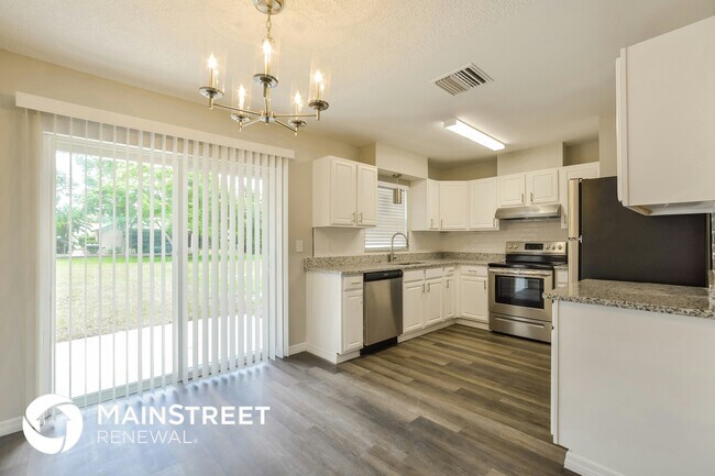 Photo - 1123 Wycliffe St