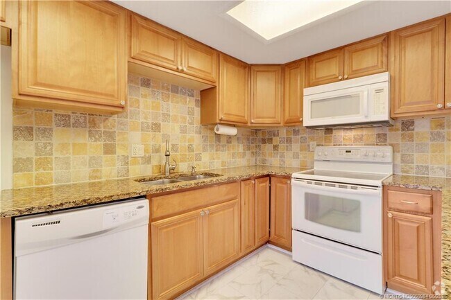Building Photo - 3836 Jefferson St Rental