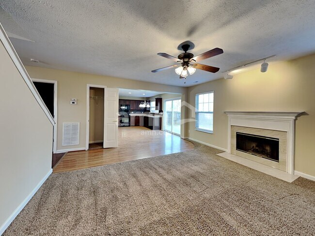 Photo - 4529 Hawthorn Dr