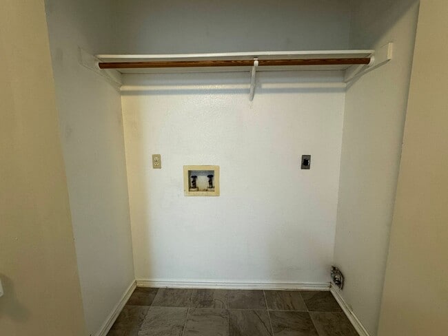 Photo - 1902 Windward Dr Unidad # D